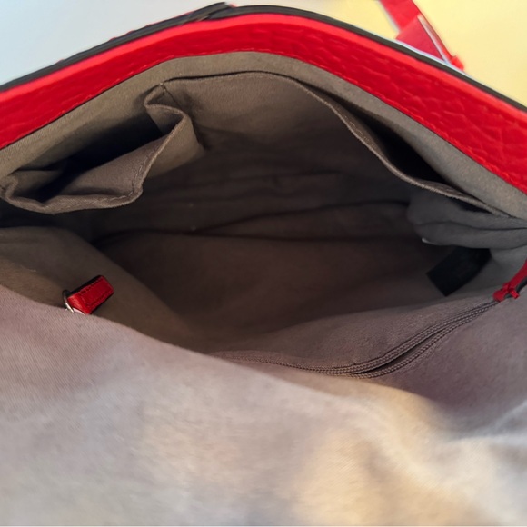 Vince Camuto Crossbody Bag Purse Scarlet Red 100% Genuine Leather Pockets Galore - Picture 6 of 13